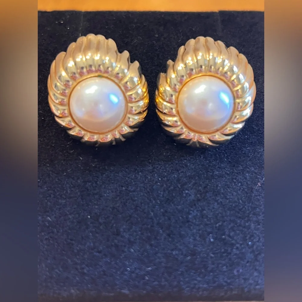 MONET Vintage Gold and Pearl Earrings clip on Classic modernist 80s wedding